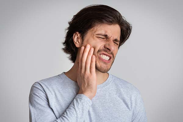 Tips From An Endodontist For Preventing Cracked Teeth