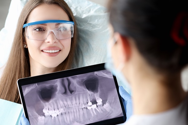 Why You Should See An Endodontist For Abscessed Teeth